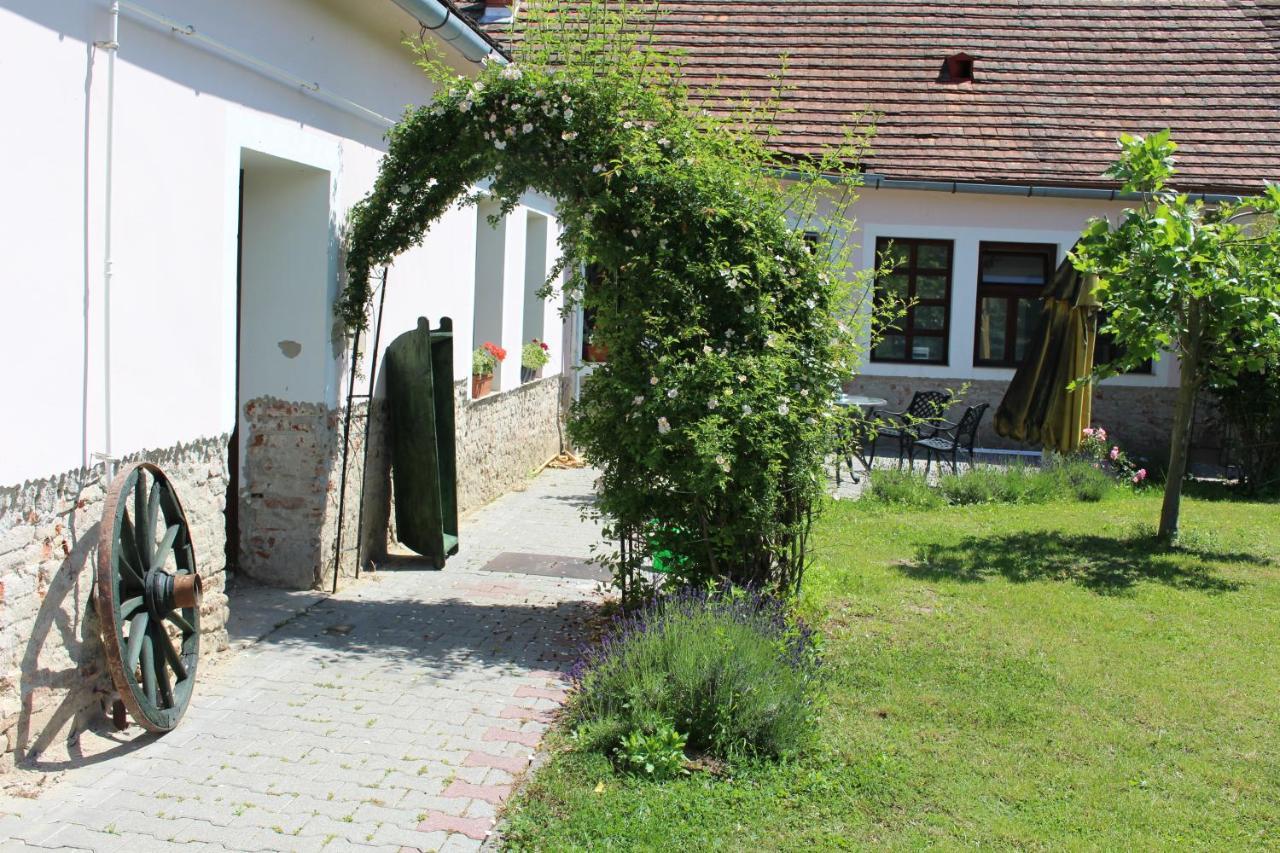 Axtburg Apartments Berbaltavar 외부 사진